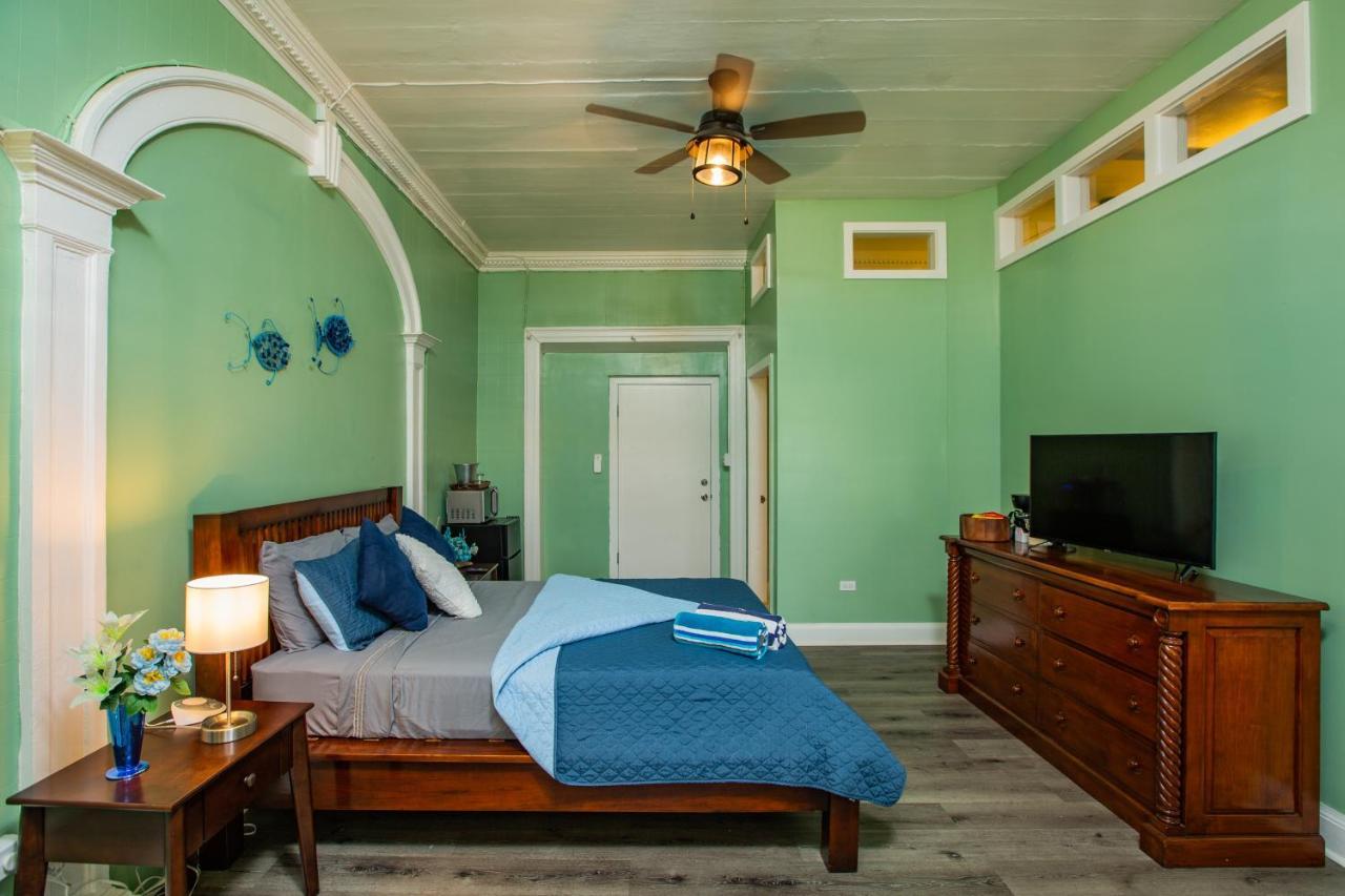 Victoria House Hotel Frederiksted Exterior photo