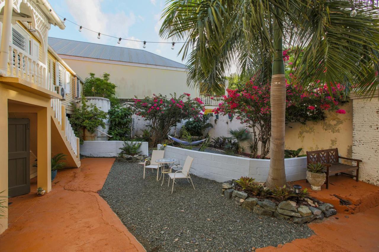 Victoria House Hotel Frederiksted Exterior photo